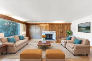 6096 Service St Burnaby Living Room