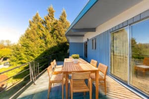 6096 Service St Burnaby Outdoor