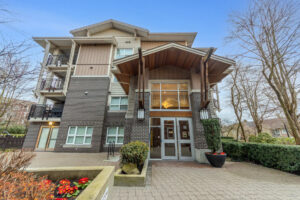 318-5775 Irmin St Burnaby - Building