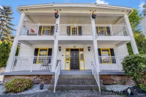 9965 117 Street Surrey - House Front