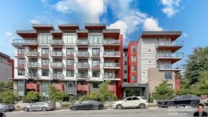 301-13799 101 Avenue Surrey - Building
