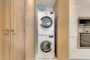 4201-4720 Lougheed Highway-0314-Laundry