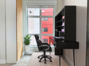 301-13799-101-Avenue-Den VR
