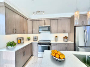 301-13799-101-Avenue-Kitchen-1 VR