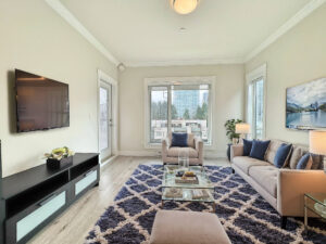 301-13799-101-Avenue-LivingRoom VR