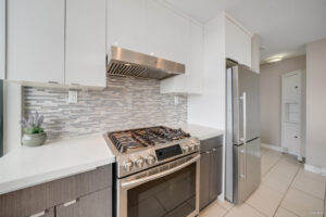 1502 7108 Collier St Burnaby - Kitchen