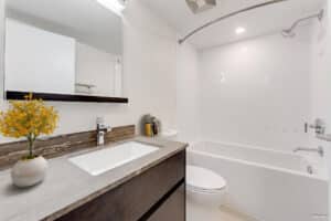1503-7979 Firbridge Way Richmond - Bathroom