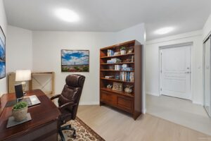 309 5639 Hampton Place Vancouver - HomeOffice