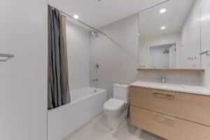 2102-2181 Madison Ave Burnaby - Bathroom 1