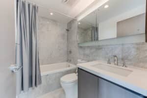 2906-6538 Nelson Avenue Burnaby - Bathroom