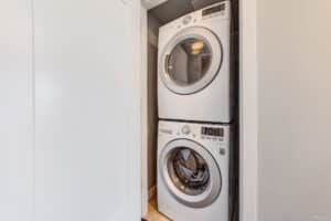 1805 520 Como Lake Ave Coquitlam - Laundry - HYPH8381-HDR