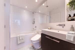 3303 1955 Alpha Way Burnaby - Bathroom