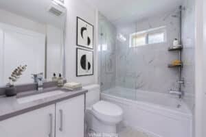 5003 Chambers St Vancouver - Bathroom