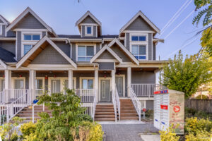5003 Chambers St Vancouver - Building